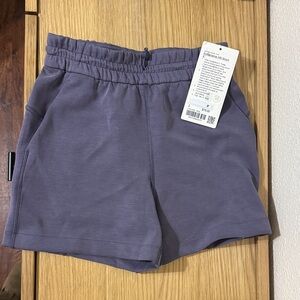 lululemon Softstrene HR Short 4” - Purple